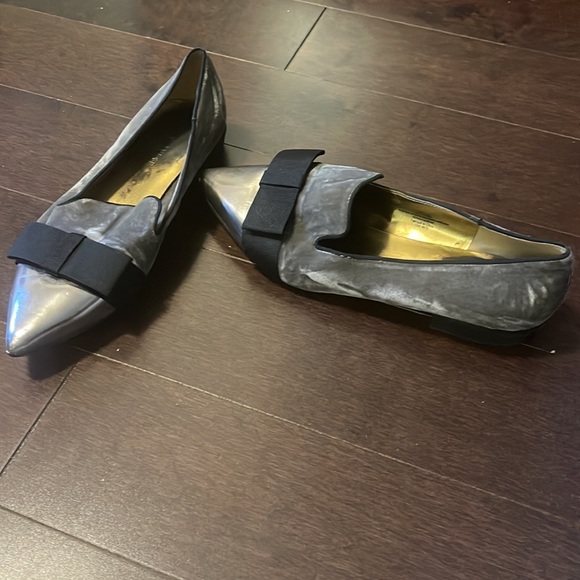 Nine West velvet loafers with patent metallic leather toe - Picture 2 of 3